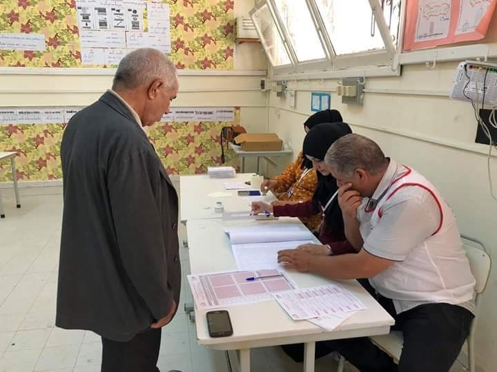 منها عزوف الناخبين ..  رهانات وتحديات تواجه أول انتخابات محلية في تونس